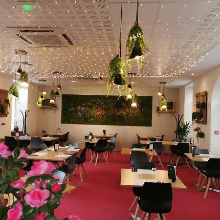 Hotel Restaurant Le Lion D'Or Gémozac Εξωτερικό φωτογραφία