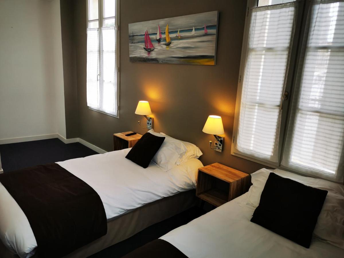 Hotel Restaurant Le Lion D'Or Gémozac Εξωτερικό φωτογραφία