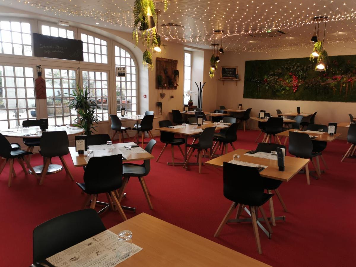 Hotel Restaurant Le Lion D'Or Gémozac Εξωτερικό φωτογραφία