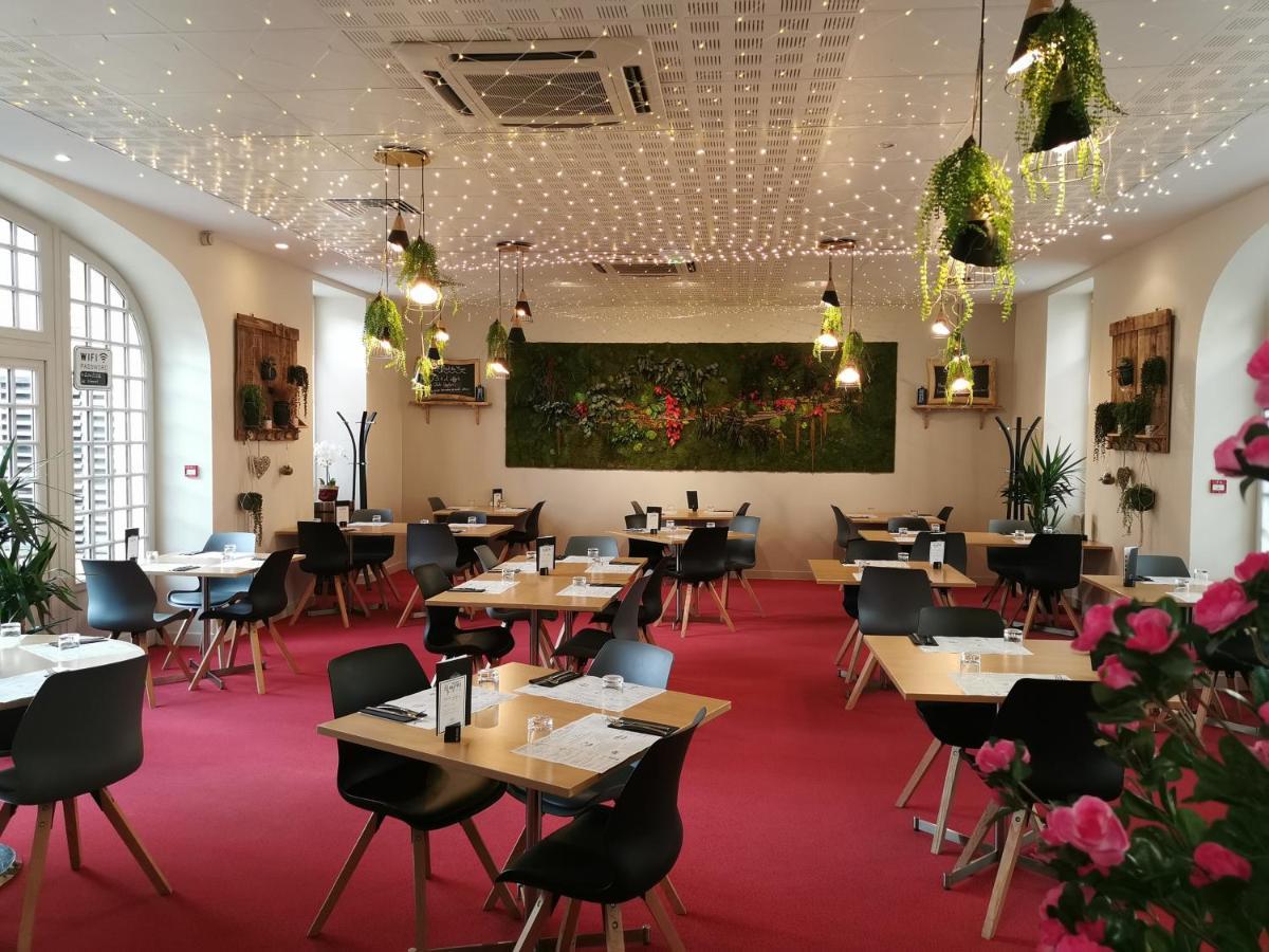 Hotel Restaurant Le Lion D'Or Gémozac Εξωτερικό φωτογραφία